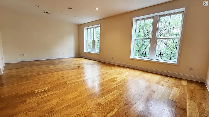 Rented by Voro New York | media 11