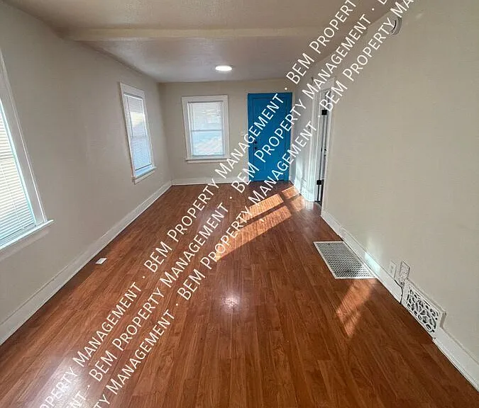 2305 E 41st St — Photo 5