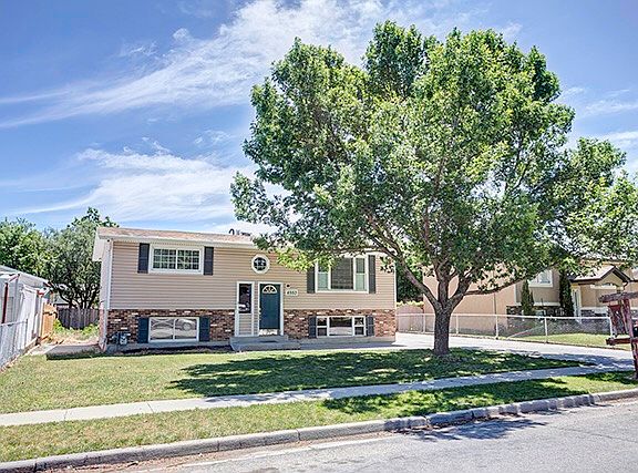 4th image of 4553 S Edgeware Ln