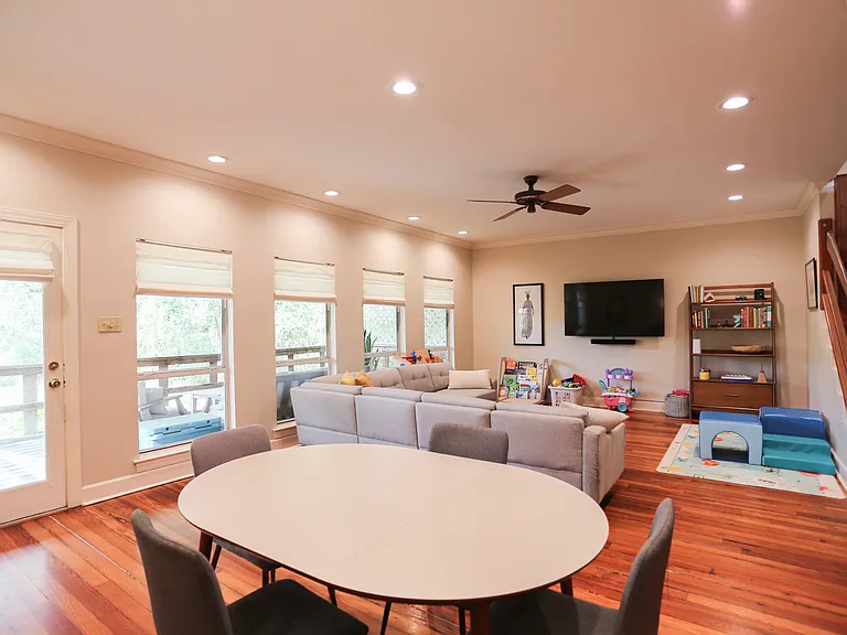 2020 Ovid St — Photo 10