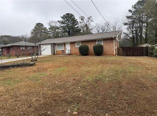 837 Parkstone Dr, Stone Mountain, GA 30083