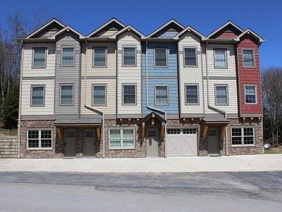 148 Creekside Dr, Snowshoe, WV, 26209