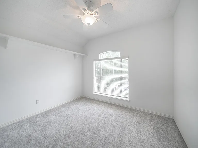 1812 Ingleside Dr — Photo 16