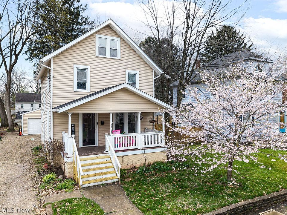 1st image of 2552 Maplewood St