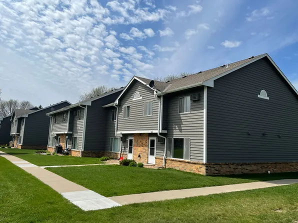 770 W Village Rd APT 108, Chanhassen, MN 55317