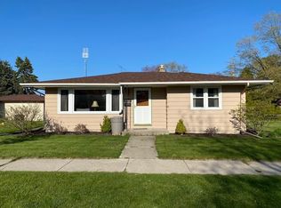 8053 19th Ave, Kenosha, WI 53143