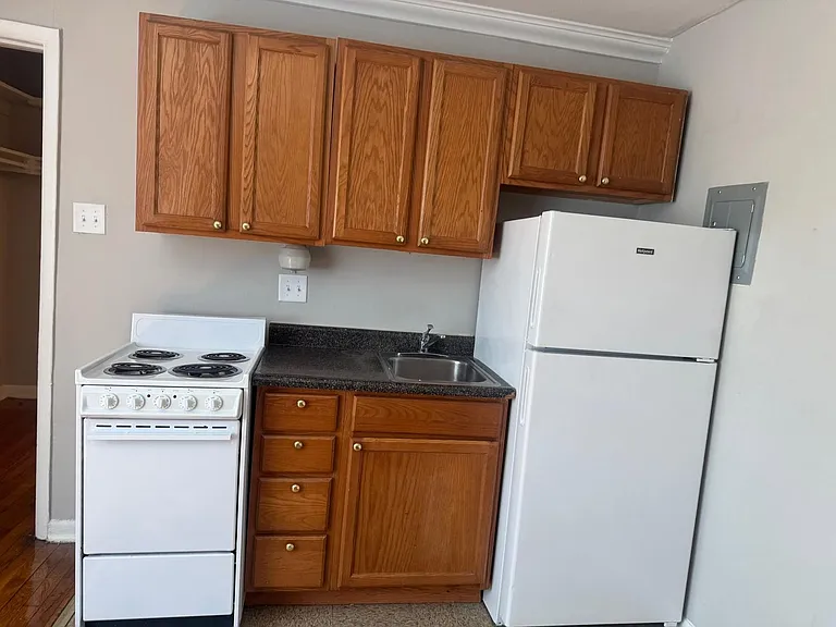 1111 D St NE — Photo 10