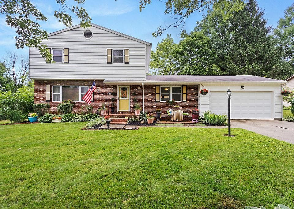 1st image of 85 Knoll Dr