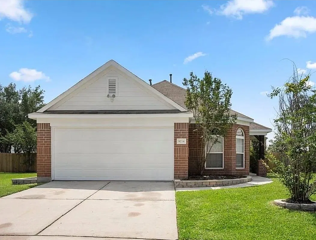 3 bed, 2.0 bath, 1791 sqft, $1,900 — Photo 2