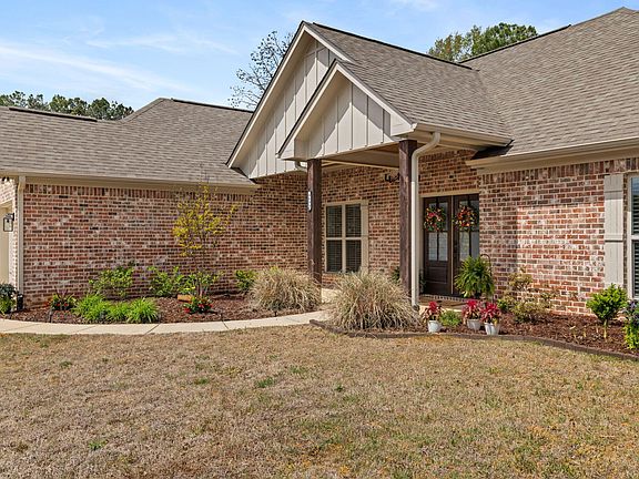 3rd image of 4698 Butler Rd