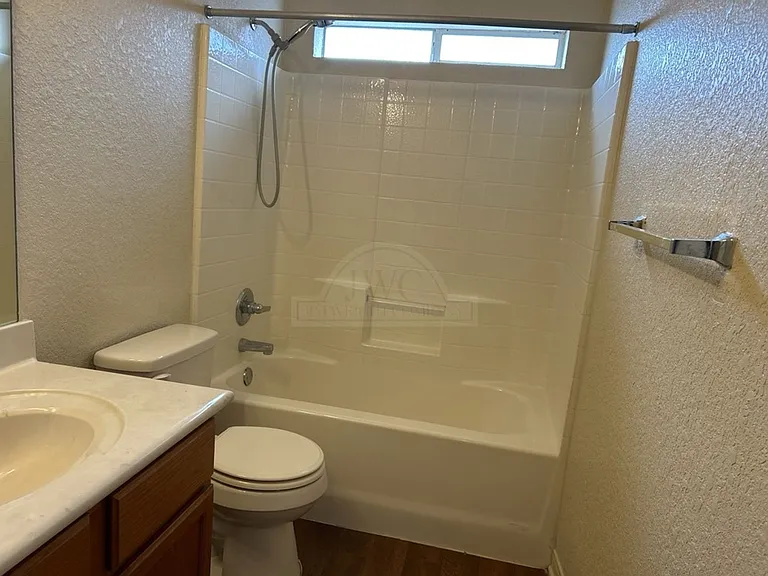 1600 Dugger Cir #A-C — Photo 14