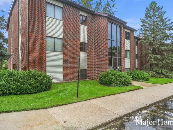 3350 Devonwood Hls NE APT A, Grand Rapids, MI 49525