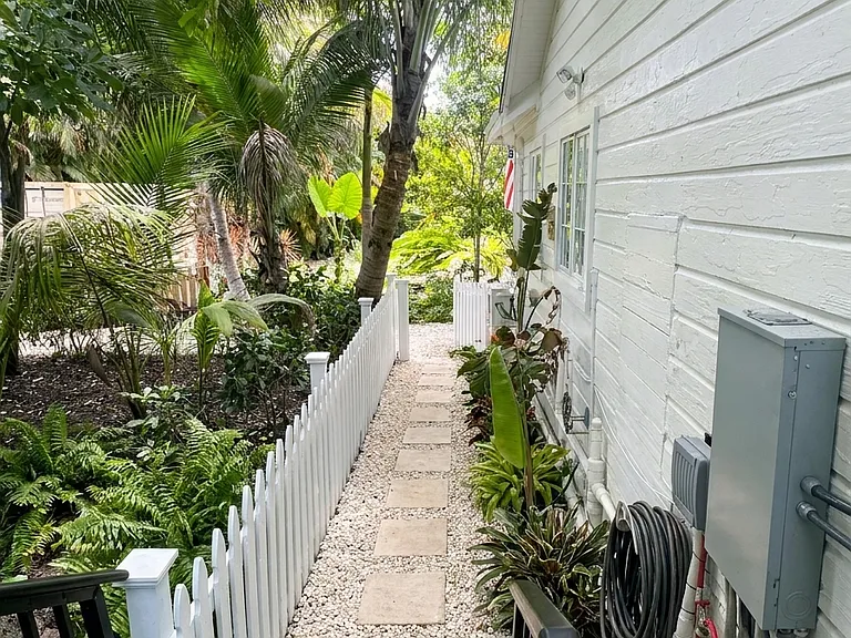 1017 SW 4th St — Photo 22