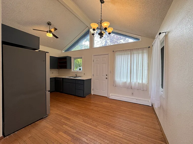 1233 Crescent Dr #1 — Photo 5
