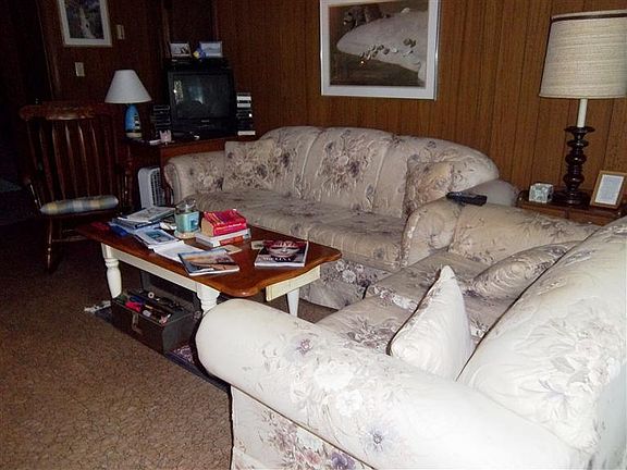 5th image of 40 Bartlett Road