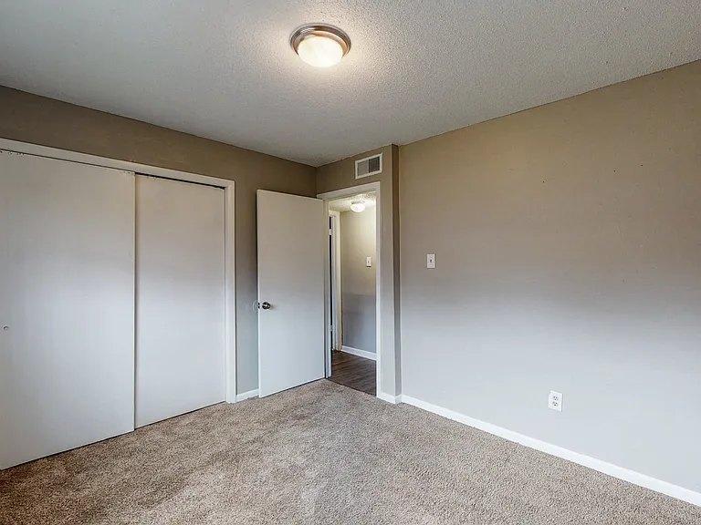 Barron Court — Photo 6
