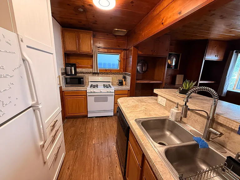 814 1/2 Liverpool Ct — Photo 9