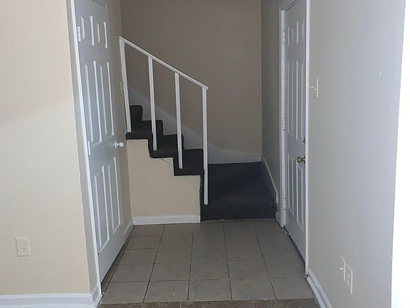 5th image of 6617 Lake Willow Dr APT B