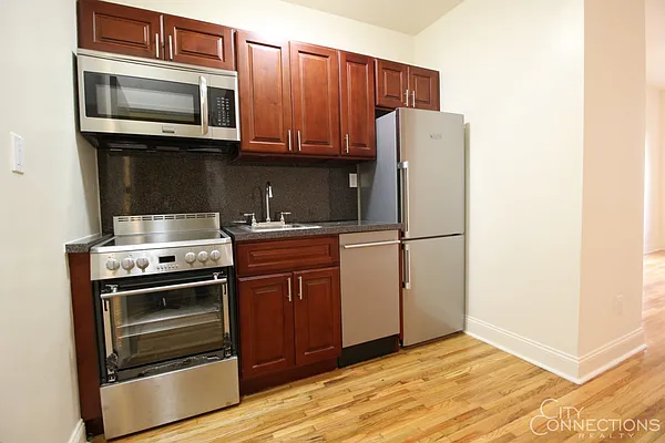 Rented by City Connections Realty | media 16