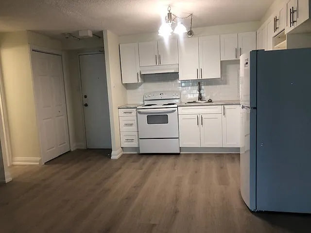 170 Lees Ave — Photo 32