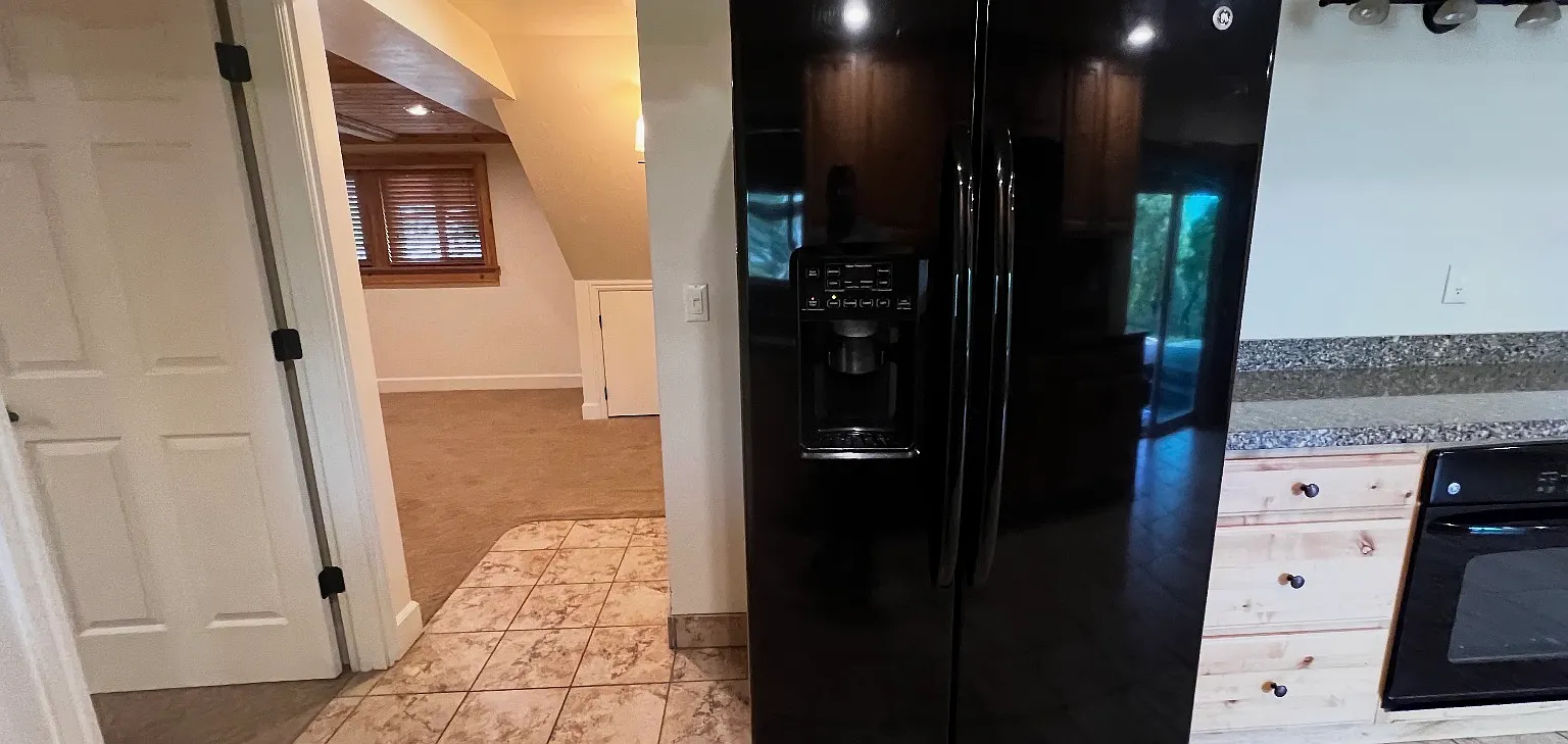 441 E Canyon Estates Dr — Photo 3