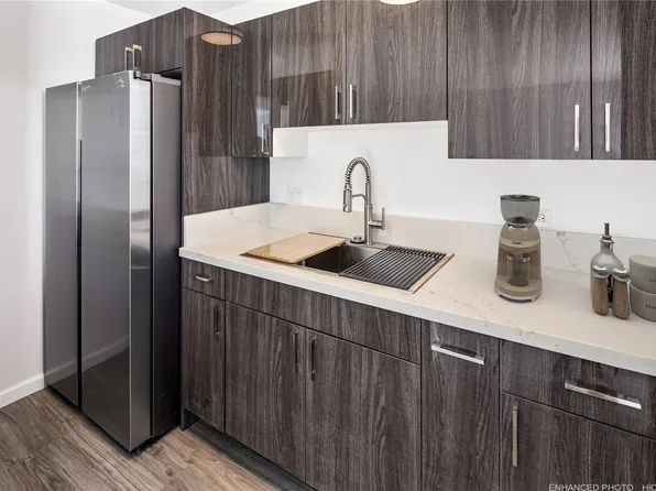 1077 Ala Napunani St APT 401, Honolulu, HI 96818