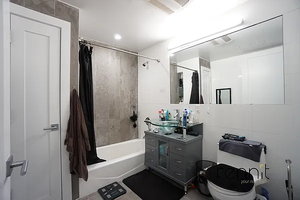 Rented by Rennit Inc. | media 21