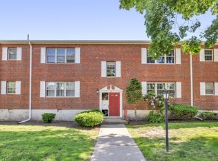 10 Lake Shore Ct APT 4, Brighton, MA 02135