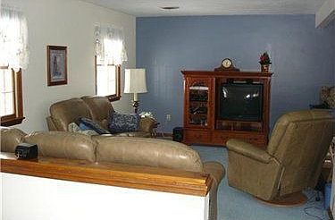 3rd image of 87 Valley Rd