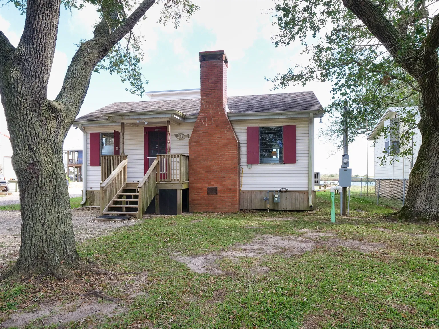 2 bed, 900 sqft, $1,600 — Photo 1