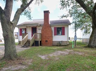 419 Bayou Dr, Freeport, TX 77541