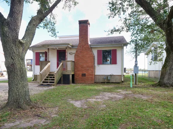 419 Bayou Dr, Freeport, TX 77541
