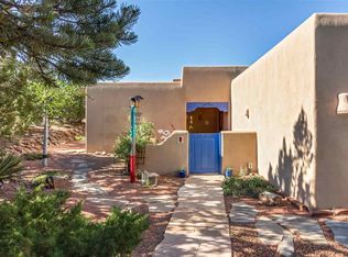 2 Lilac Cir, Santa Fe, NM 87506