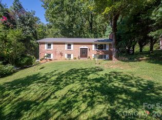 65 Beechwood Rd, Asheville, NC 28805