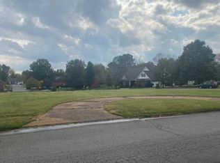 2111 Villa Sq, Murray, KY 42071