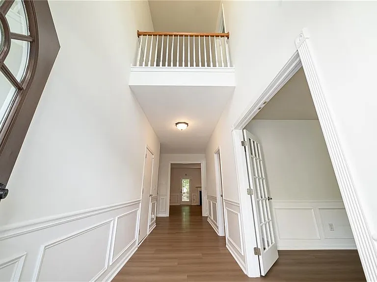 715 Moonlight Way — Photo 3