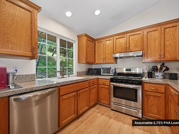 5th image of 3256 Gerle Ave