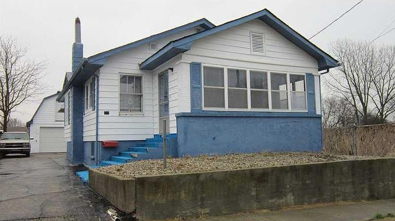 1st image of 712 7th St