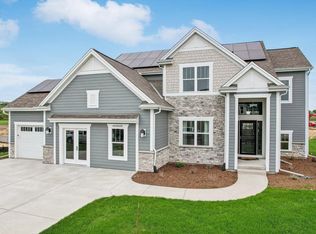 W256N6649 Beaver Creek LANE, Sussex, WI 53089