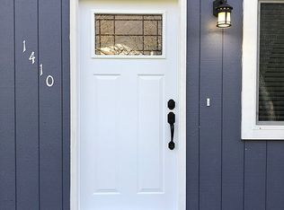 1410 N 5th Ave, Gold Hill, OR 97525