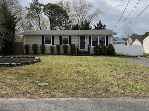 1113 Hawser Ave
