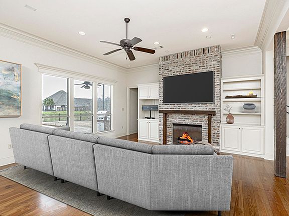 3rd image of 15044 W Lakefront Dr