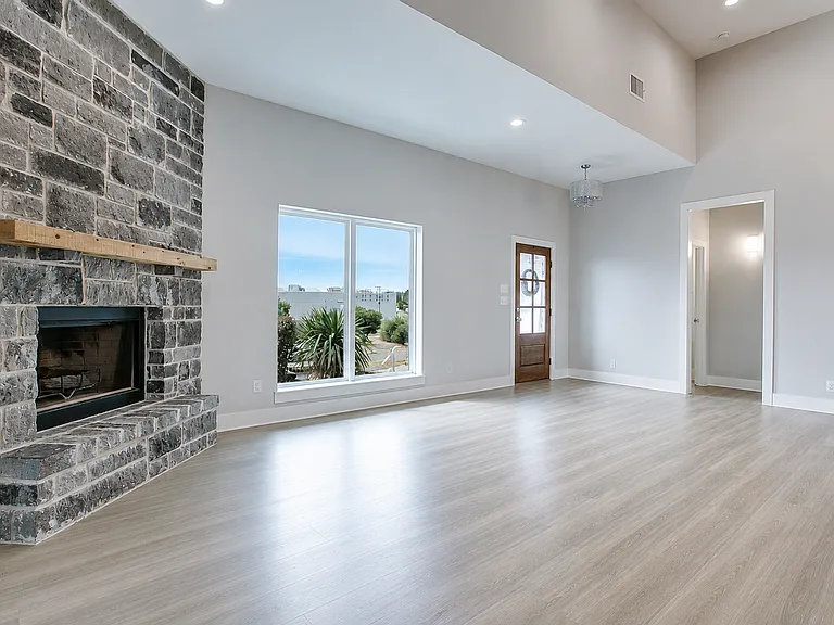 2610 Oak Hills Trl — Photo 11