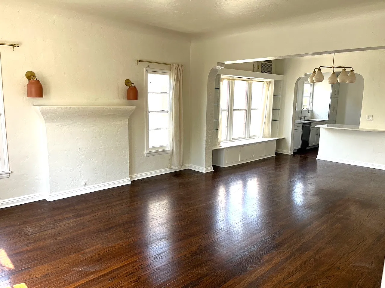 2 bed, 1100 sqft, $3,500 — Photo 2