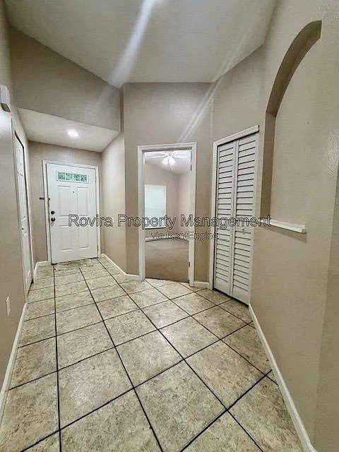 3 bed, 2.0 bath, 1426 sqft, $2,200 — Photo 2