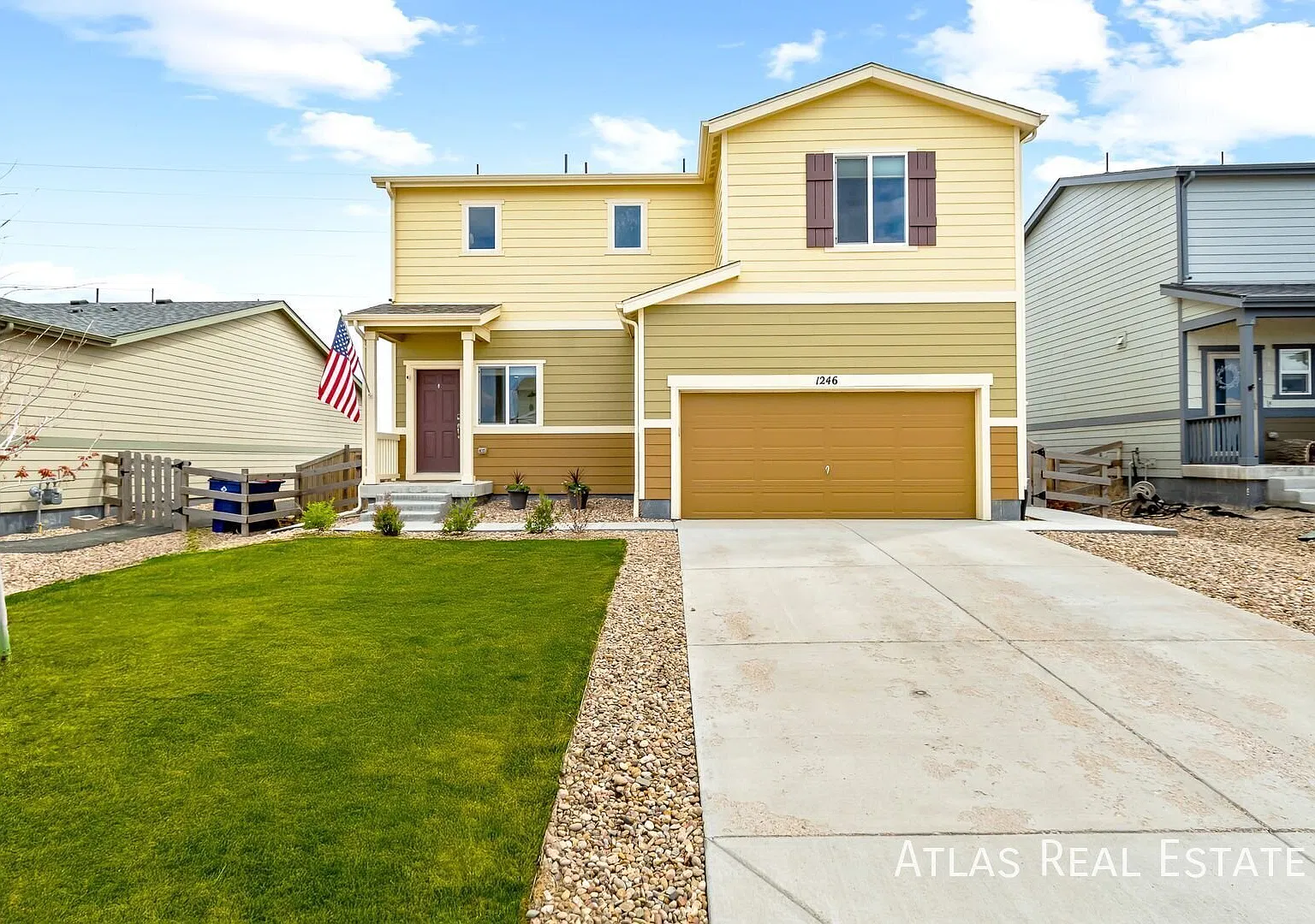 Beautiful 3 Bedroom/ 3 Bath Home with Mountain Views in Dacono — Photo 2