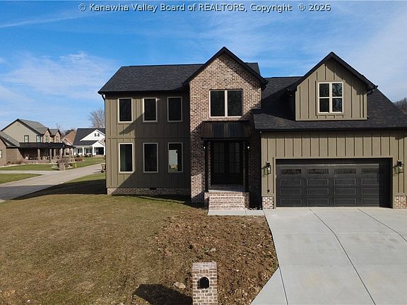 3rd image of 27 Waterside Cir