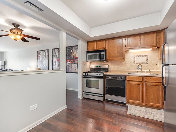 3rd image of 4009 W 93rd Pl APT 4B