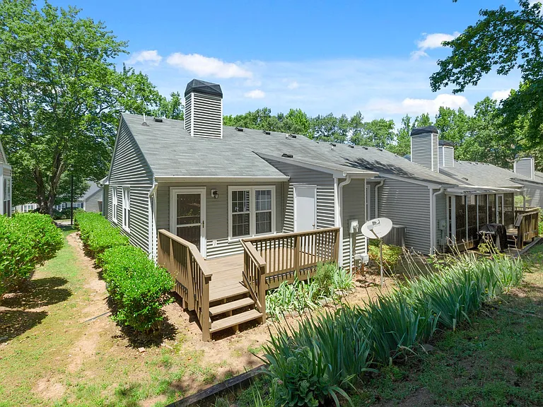 726 Lamboil St — Photo 13