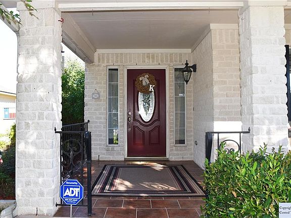 5th image of 412 Roadrunner Ave